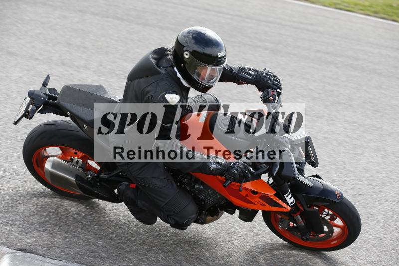 /Archiv-2025/10 23.04.2025 Cornu Master School ADR/gruen-vert/30